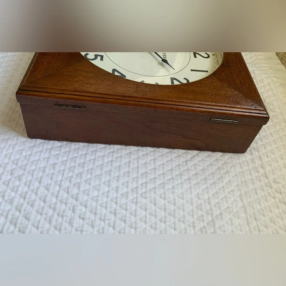 Vintage/Antique New Haven Wall Clock AS IS No Key